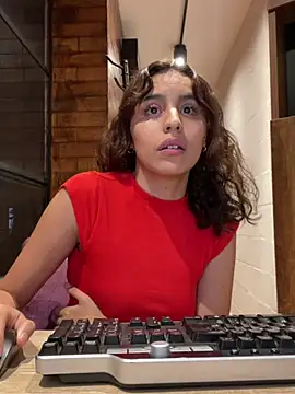 Snapshot of Katee_Jones chatting on 03.16.25 Katee Jones online show from 03.16.25