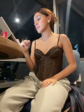 Snapshot of Katee_Jones chatting on 09.19.25 Katee Jones online show from 09.19.25
