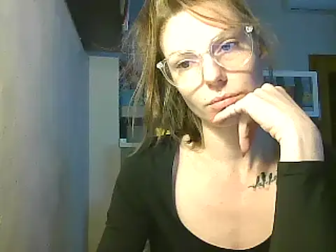 Snapshot of Feli_blue chatting on 12.13.24 Feli blue online show from 12.13.24