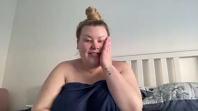 Snapshot of Busty-BBW-Emilie chatting on 02.28.25 Busty-BBW-Emilie online show from 02.28.25