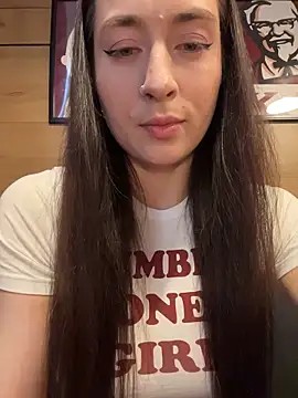 Holly Play online show from 06.09.26