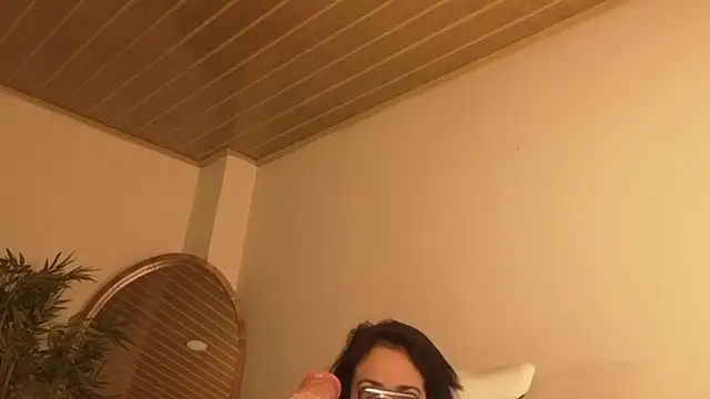 Coquette Johnson online show from 04.04.26