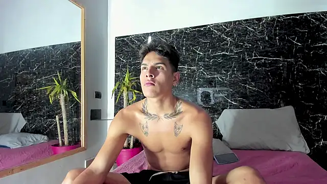 Snapshot of Couplehot__1 chatting on 12.06.24 Couplehot 1 online show from 12.06.24