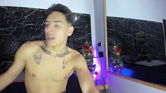 Snapshot of Couplehot__1 chatting on 12.29.24 Couplehot 1 online show from 12.29.24