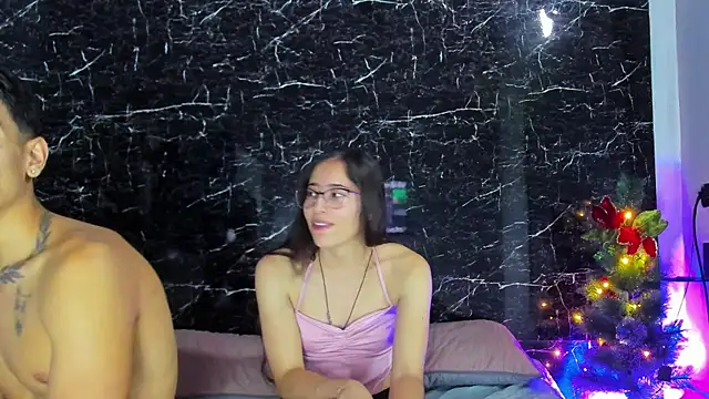 Snapshot of Couplehot__1 chatting on 01.04.25 Couplehot 1 online show from 01.04.25