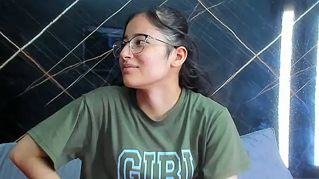 Snapshot of Couplehot__1 chatting on 09.12.25 Couplehot 1 online show from 09.12.25