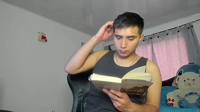 Snapshot of Chris_Maddox chatting on 12.07.24 Chris Maddox online show from 12.07.24