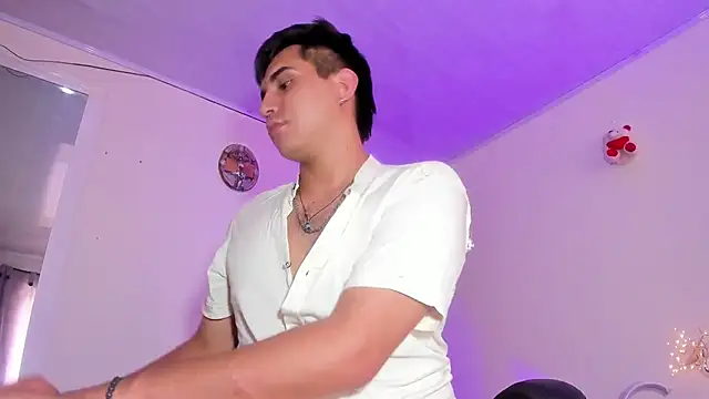 Snapshot of Chris_Maddox chatting on 12.14.24 Chris Maddox online show from 12.14.24