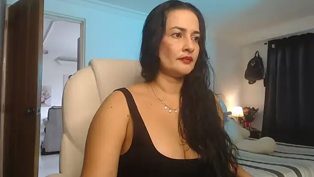 Snapshot of lucy_diiaz chatting on 09.17.25 lucy diiaz online show from 09.17.25
