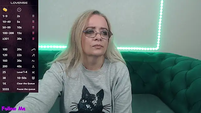 IvanaCharm online show from 10.05.25