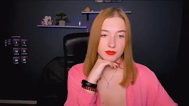 Snapshot of daisy_candy chatting on 12.11.24 daisy candy online show from 12.11.24