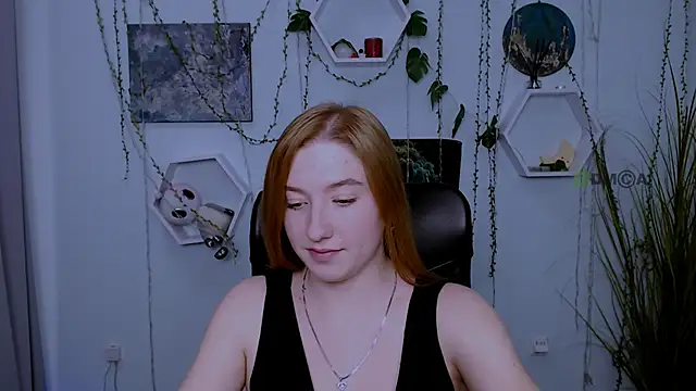 Snapshot of daisy_candy chatting on 01.25.25 daisy candy online show from 01.25.25