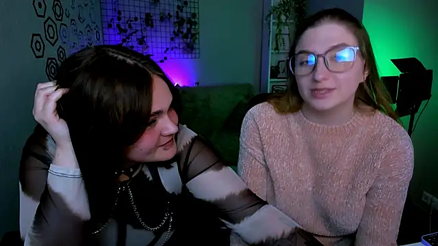 Snapshot of daisy_candy chatting on 10.12.25 daisy candy online show from 10.12.25