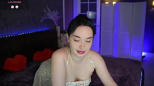 Miss Elia online show from 02.05.26