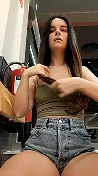 Snapshot of RaonXO chatting on 01.09.25 RaonXO online show from 01.09.25