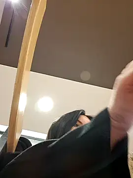 Snapshot of RaonXO chatting on 01.26.25 RaonXO online show from 01.26.25