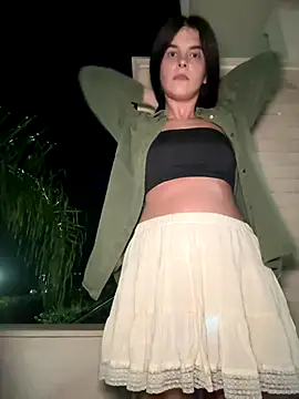 Snapshot of RaonXO chatting on 09.25.25 RaonXO online show from 09.25.25