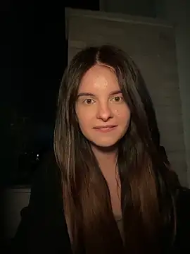 Snapshot of RaonXO chatting on 11.13.25 RaonXO online show from 11.13.25