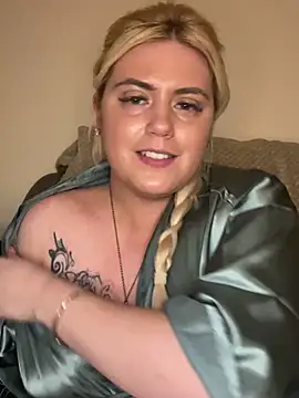 Snapshot of Blondiee3088 chatting on 02.25.25 Blondiee3088 online show from 02.25.25