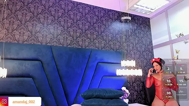 amandaaJones  online show from 10.23.25