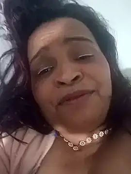 Snapshot of _violetta_- chatting on 03.18.25  violetta - online show from 03.18.25