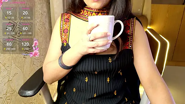 Snapshot of Punjabi_Queen1 chatting on 12.15.24 Punjabi Queen1 online show from 12.15.24