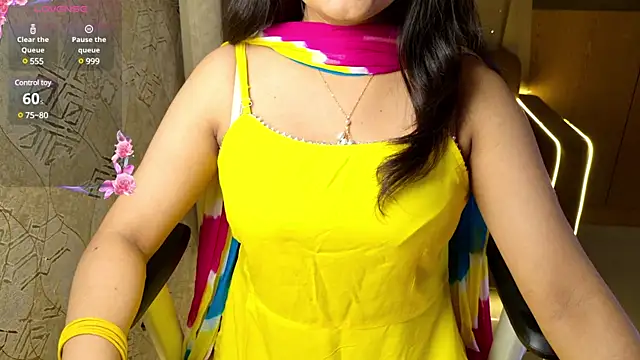 Snapshot of Punjabi_Queen1 chatting on 12.19.24 Punjabi Queen1 online show from 12.19.24