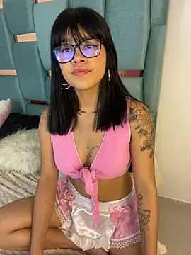 Snapshot of honeyy_mia chatting on 02.09.25 honeyy mia online show from 02.09.25