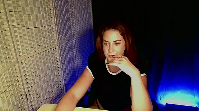 Snapshot of KayleyxEmily chatting on 06.06.26 KayleyxEmily online show from 06.06.26