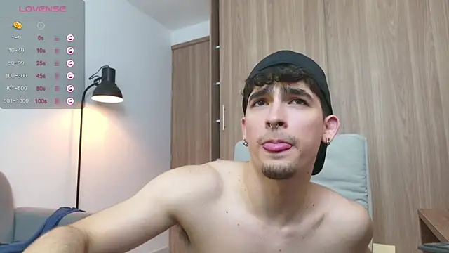 Snapshot of zenn_rush1 chatting on 02.22.25 zenn rush1 online show from 02.22.25