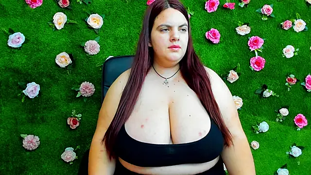 Snapshot of Huge_Titties_ chatting on 02.16.25 Huge Titties online show from 02.16.25