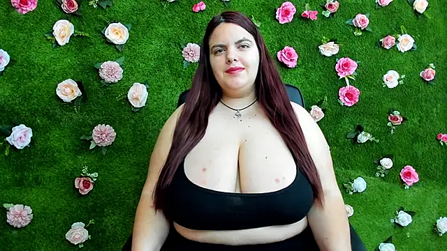 Snapshot of Huge_Titties_ chatting on 03.01.25 Huge Titties online show from 03.01.25