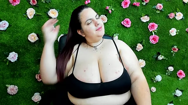 Snapshot of Huge_Titties_ chatting on 03.07.25 Huge Titties online show from 03.07.25