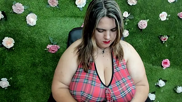 Snapshot of Huge_Titties_ chatting on 09.19.25 Huge Titties online show from 09.19.25