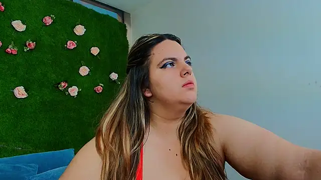 Huge Titties  online show from 07.12.26