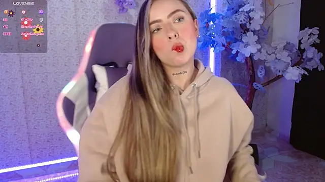 NaomiFox1 online show from 02.15.25