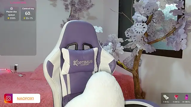 NaomiFox1 online show from 11.05.25