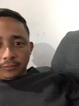 isacalejandroo online show from 12.28.24