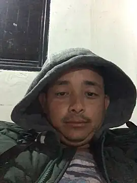 isacalejandroo online show from 01.04.25