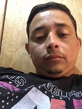 isacalejandroo online show from 01.25.25