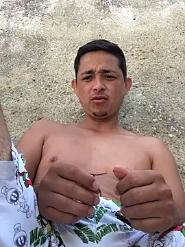 isacalejandroo online show from 01.26.25