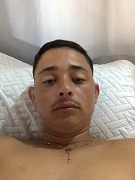 isacalejandroo online show from 02.15.25