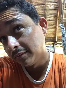 isacalejandroo online show from 03.17.25