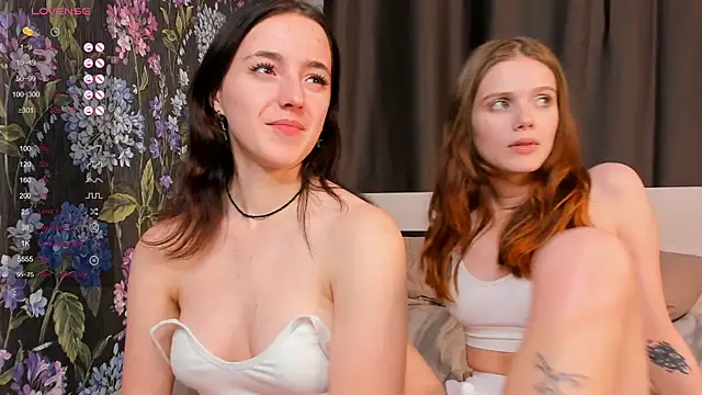 Snapshot of AlodiaHakes chatting on 12.10.24 AlodiaHakes online show from 12.10.24