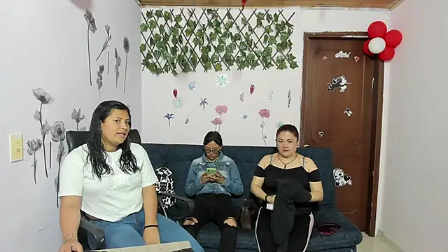 Snapshot of Luna_Star_Sl chatting on 03.22.25 Luna Star Sl online show from 03.22.25