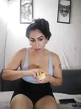 Snapshot of Rosy_sexxx chatting on 05.14.26 Rosy sexxx online show from 05.14.26