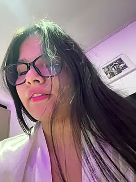 SophieHarris  online show from 03.30.26