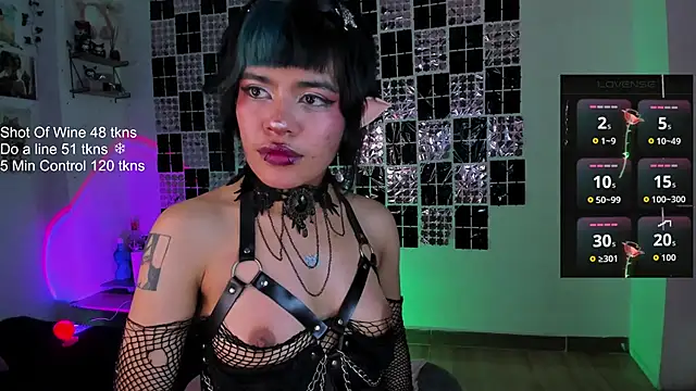 Snapshot of sweet_Samx chatting on 10.05.25 sweet Samx online show from 10.05.25