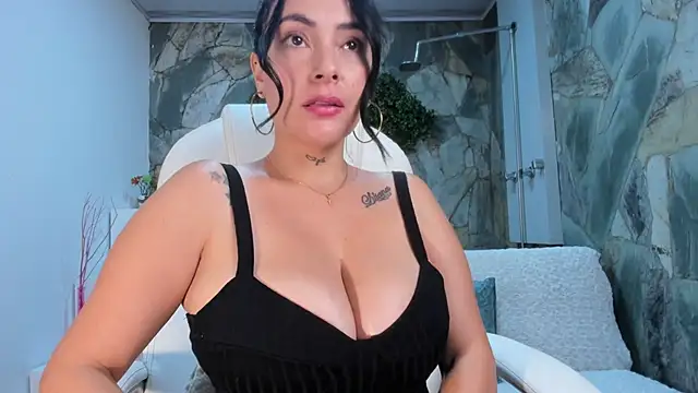 Snapshot of anniemayerx_ chatting on 01.10.25 anniemayerx online show from 01.10.25