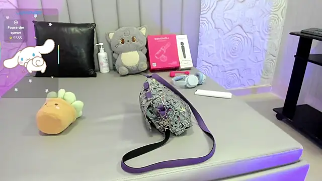 AlexaFoxy18 online show from 07.16.26